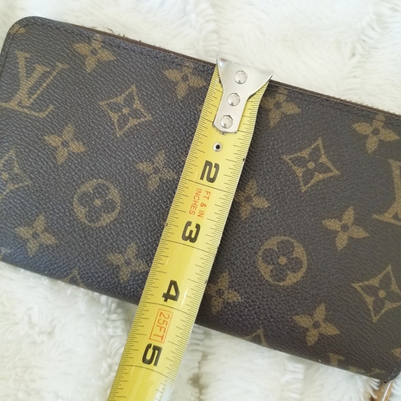 Louis Vuitton Monogram Zippy Zip-up Canvas Wallet - Picture 8 of 15